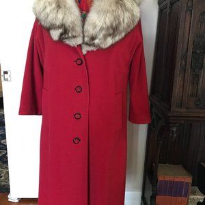 WINDMERE : RED  COAT WITH FOX COLLAR,  VINTAGE   SIZE 10